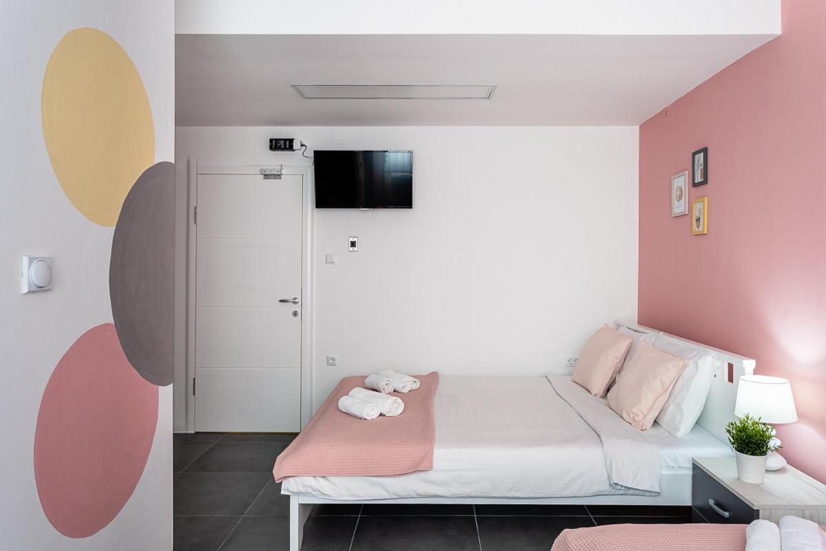 Kostovski Rooms-Near E75 To Greece 韦莱斯 外观 照片